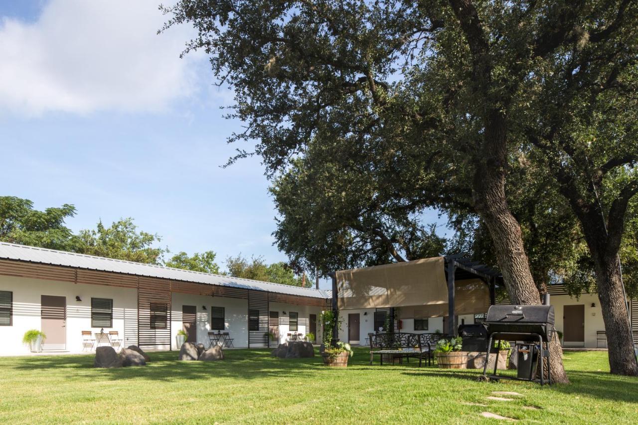 Hotel Flora And Fauna Wimberley Kültér fotó